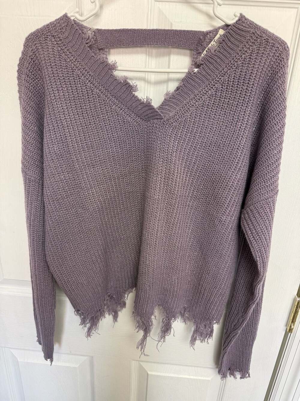 Full Circle Trends Distressed V-Neck Chunky Knit Mauve Purple Sweater Medium